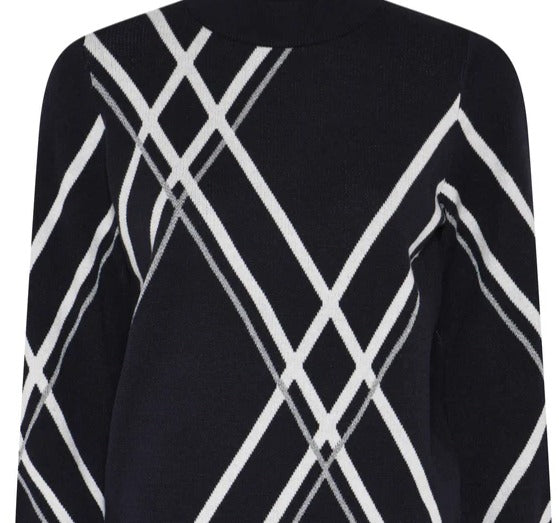 Hot Stripe Knit -neulemekko korkealla kauluksella. Moderni ja samalla klassinen malli.