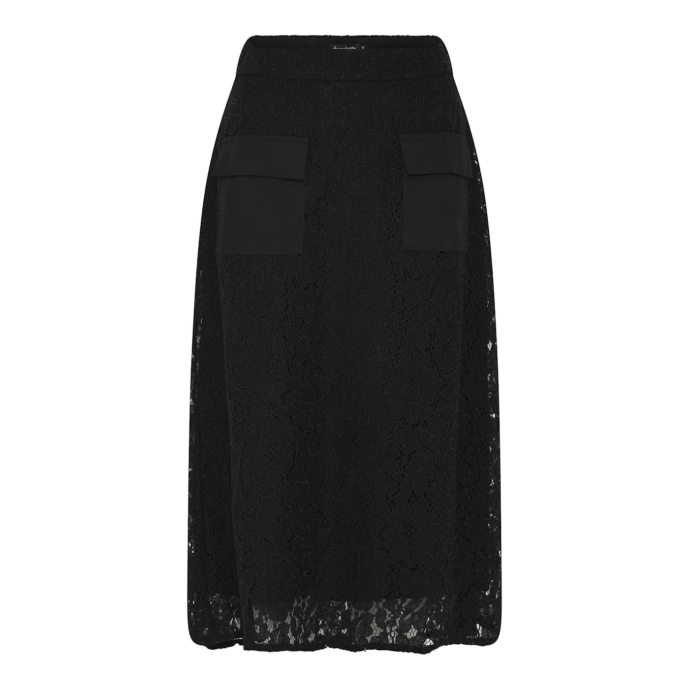 Lillian pitsihame musta, puolipitkä hame hienostuneella pitsillä, läppätaskut ja pehmeä alushame – elegantti ja mukava hame arkeen ja juhlaan.