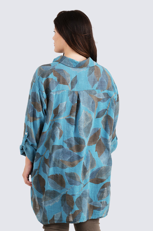 Kotirouva Leeves paitapusero – pellavainen lehtiprinttinen pusero, kaulukset ja pitkät tampilliset hihat