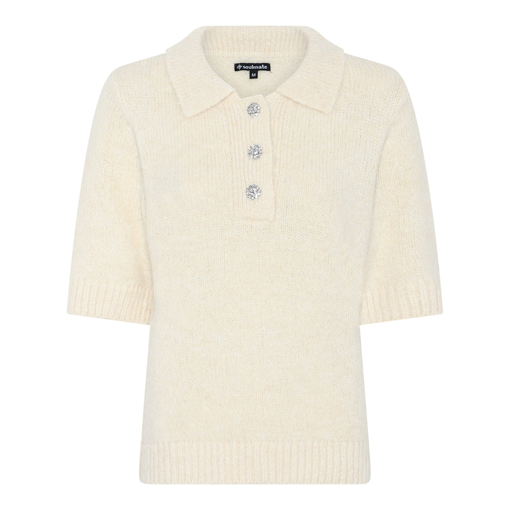 Ashley-neulepusero luonnonvalkoinen, lyhythihainen malli, lyhyt nappilista koristeellisilla napeilla – syksyn uutuus.