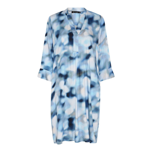 Blue Water Color Print -mekko, sinisävyinen kesämekko syvällä V-aukolla ja rennolla mallilla