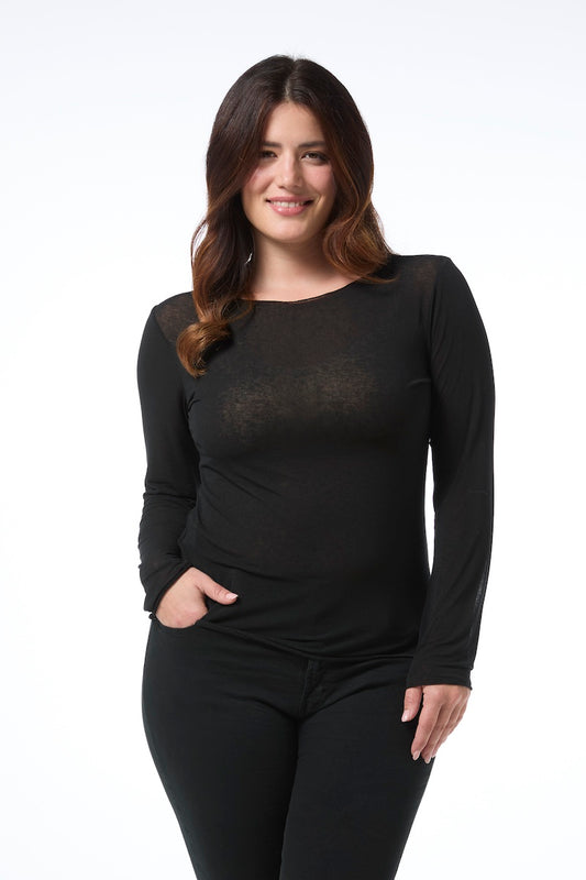 Musta läpikuultava pitkähihainen pusero, pyöreä pääntie ja vartaloa myötäilevä malli