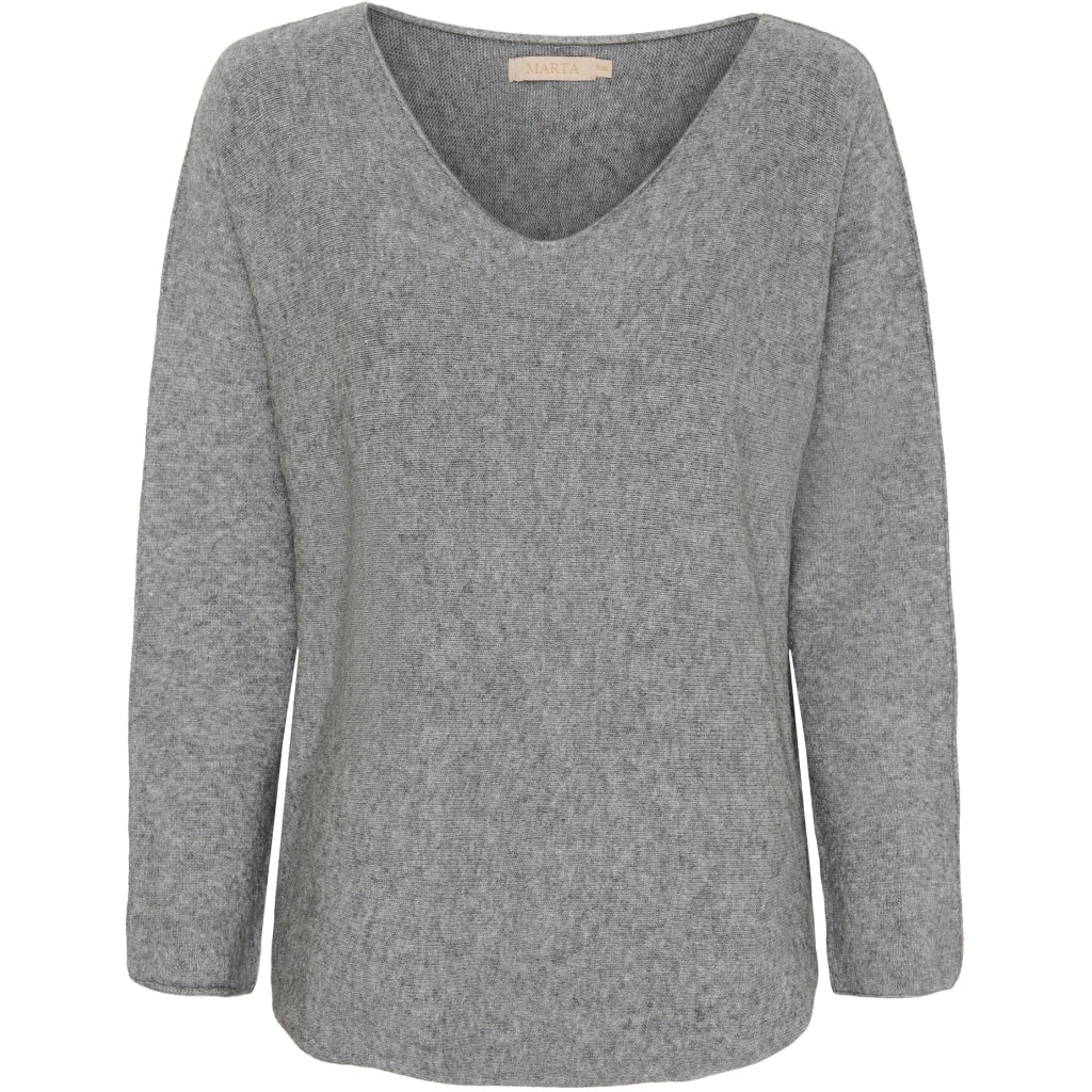 Martan Celina-neule – kevyt ja elegantti V-aukkoinen naisten neule