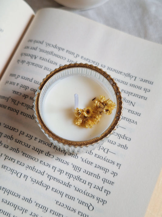 Käsintehty soijavahakynttilä lasipurkissa, sweet orange- ja salvia-eteerinen tuoksu, puuvillasydän