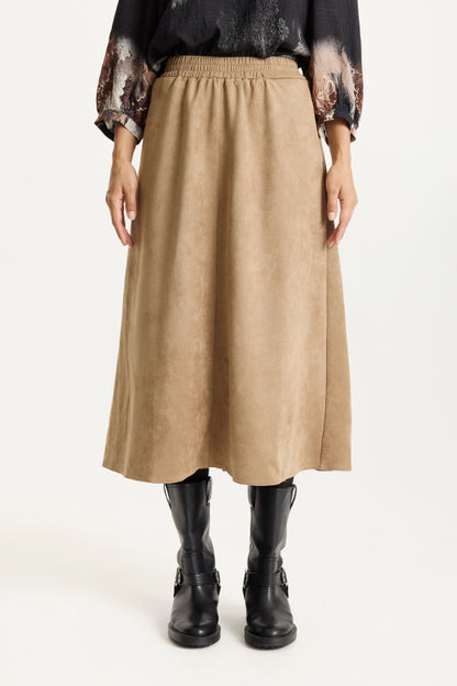 Naisten Gudrun pitkä hame iN FRONT, joustava ja pehmeä kangas, kuminauhavyötärö ja taskut, monikäyttöinen arkeen ja vapaa-aikaan.