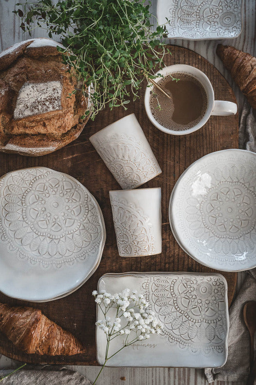 Käsintehty kivikeramiikka-asetti Mandala-kuviolla ja reactive glaze -pinnalla, rustiikkinen ja uniikki astia