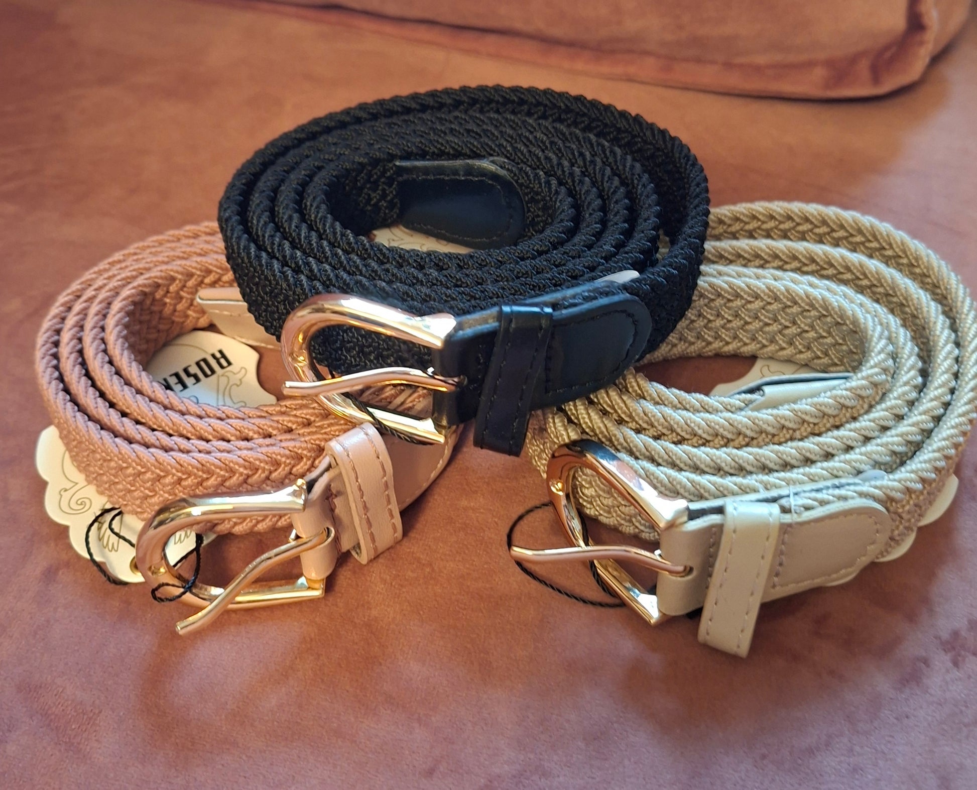 Rosenvinge joustava stretch-vyö kahdessa pituudessa, leveys 2,5 cm.