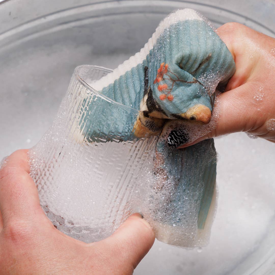 Design tiskirätti Orvokit– ekologinen ja kompostoitava tiskirätti