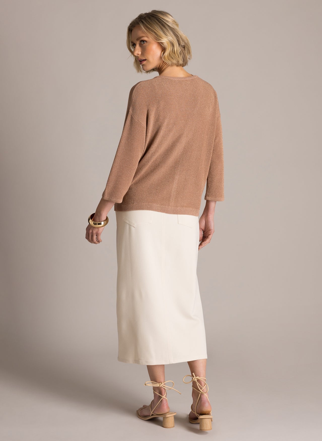 Kira kevyt neuletakki lurex-kimalluksella ja 3/4-hihoilla