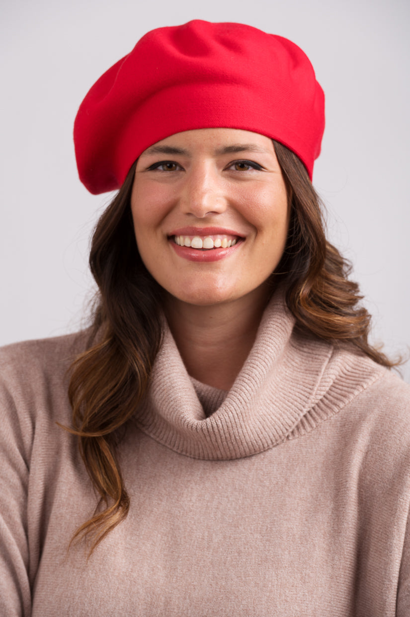 Baskeri Kotirouva – pehmeä neulottu baskeri ranskalaisella eleganssilla, viskoosia ja villaa