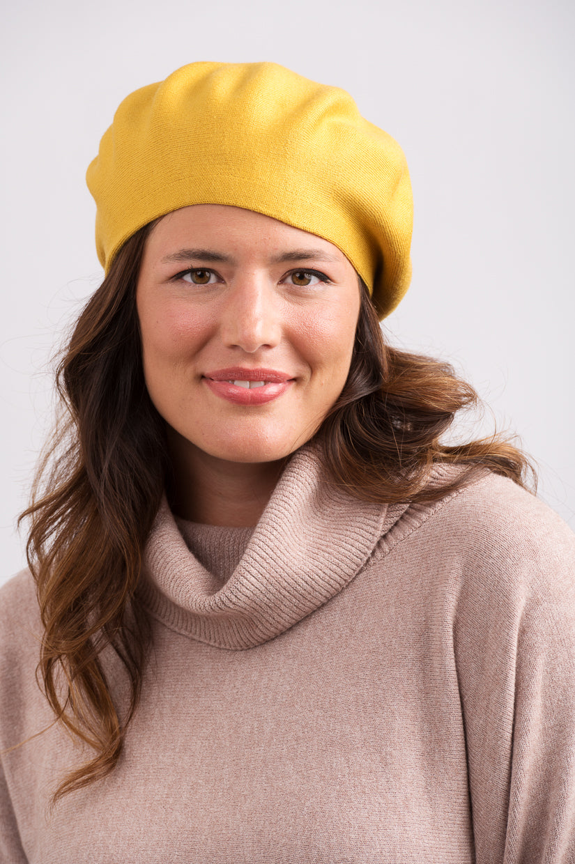 Baskeri Kotirouva – pehmeä neulottu baskeri ranskalaisella eleganssilla, viskoosia ja villaa