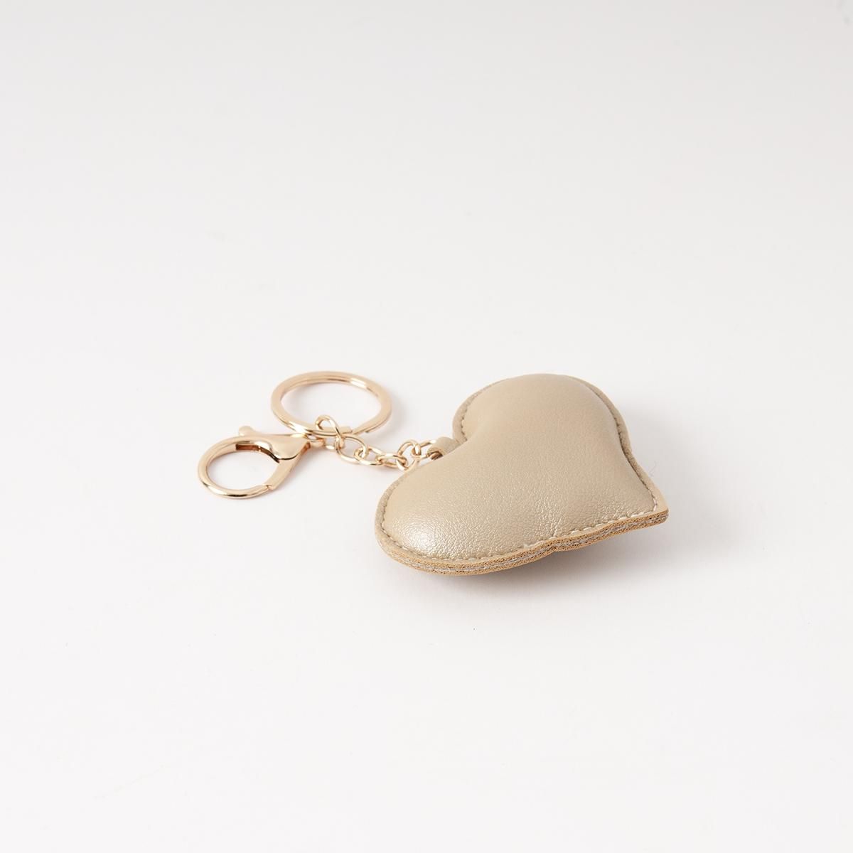 Rosenvingen Sydän-laukkukoru – pieni sydänkoriste metalliklipsillä laukkuun, reppuun tai avaimenperään