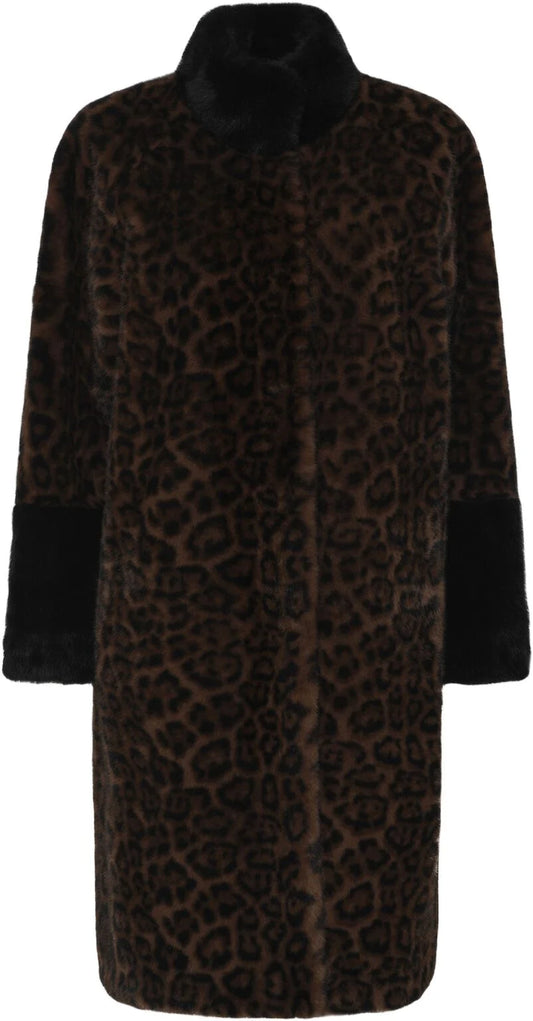 Michan leoparditekoturkki, pitkä ja pehmeä tekoturkki leopardikuosilla. Ylellinen ja lämmin takki arkeen ja juhlaan..