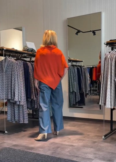 Leveälahkeiset farkut naisille, siniset farkut, korkea vyötärö, väljä malli, trendikkäät farkut arkeen