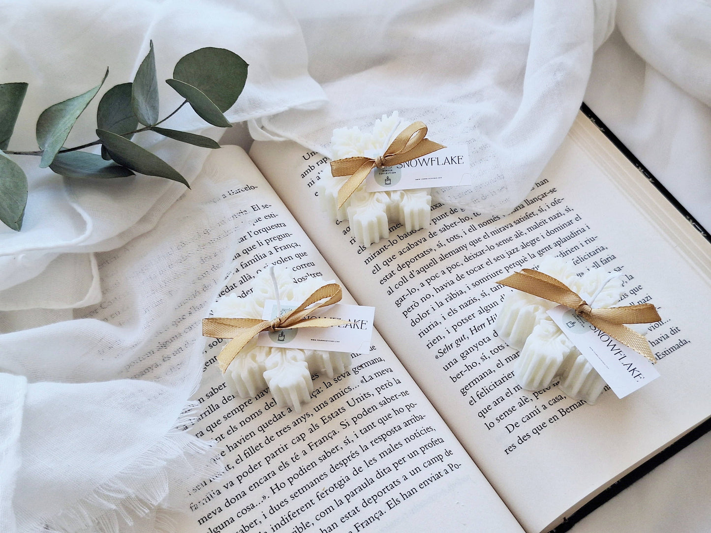 Käsintehty soijavaha joulukynttilä, talvinen vetiver–patchouli–lemongrass -tuoksu, puuvillasydän, pieni 40 g koko