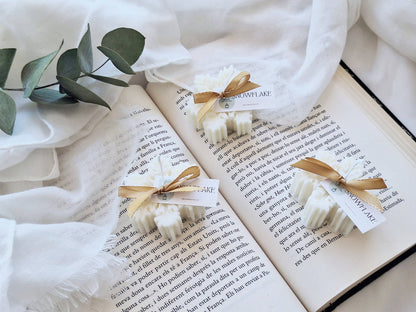 Käsintehty soijavaha joulukynttilä, talvinen vetiver–patchouli–lemongrass -tuoksu, puuvillasydän, pieni 40 g koko