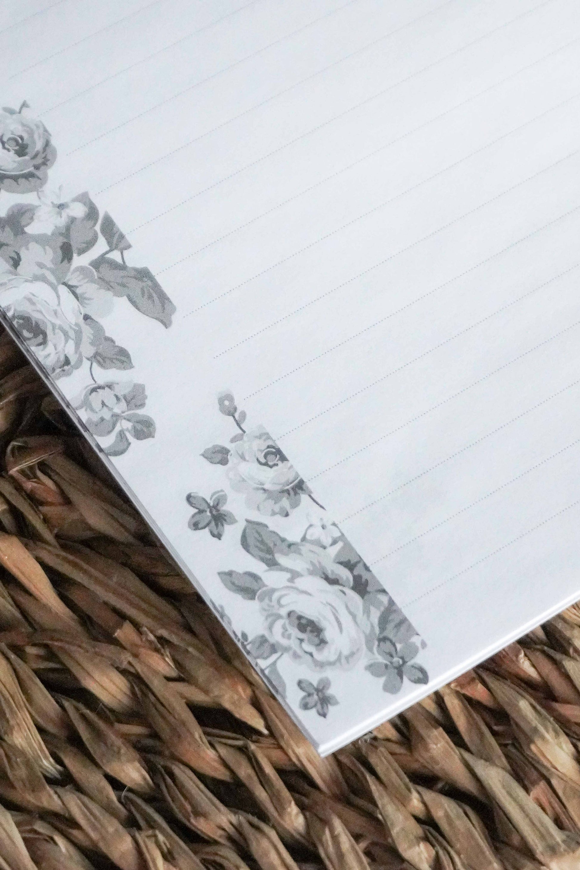 Kukkakuosinen A5 muistikirja, romanttinen design, My Notes, vihko muistiinpanoihin, kaunis ja käytännöllinen