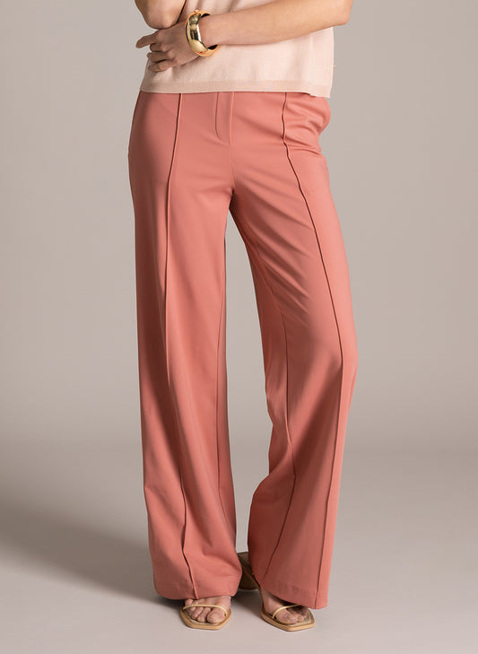 Kesähousut joustavasta ja kevyestä kankaasta, leveä malli, joustava vyötärö ja prässisaumat