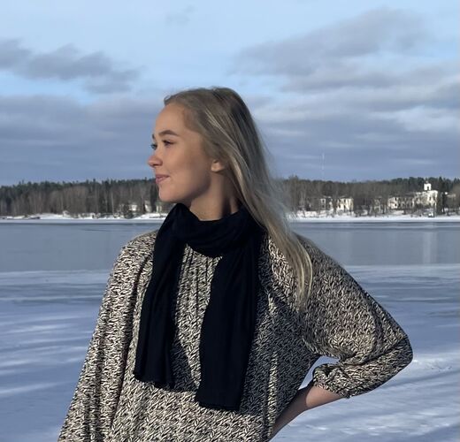 100% merinovillahuivi. Mulesing vapaa, neulottu Suomessa. Lämmin ja pehmeä huivi.