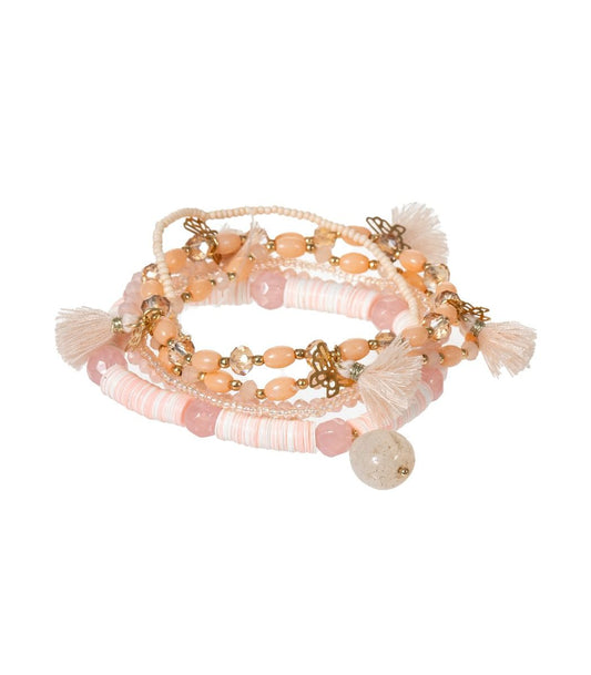 Rannekorusetti useilla rannekoruilla, kevyt ja tyylikäs monikerroksinen korusetti