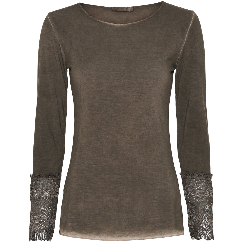 Pitkähihainen MARTA pukeutumispaita pitsihihoilla, naisellinen ja tyylikäs arkeen ja juhlaan.