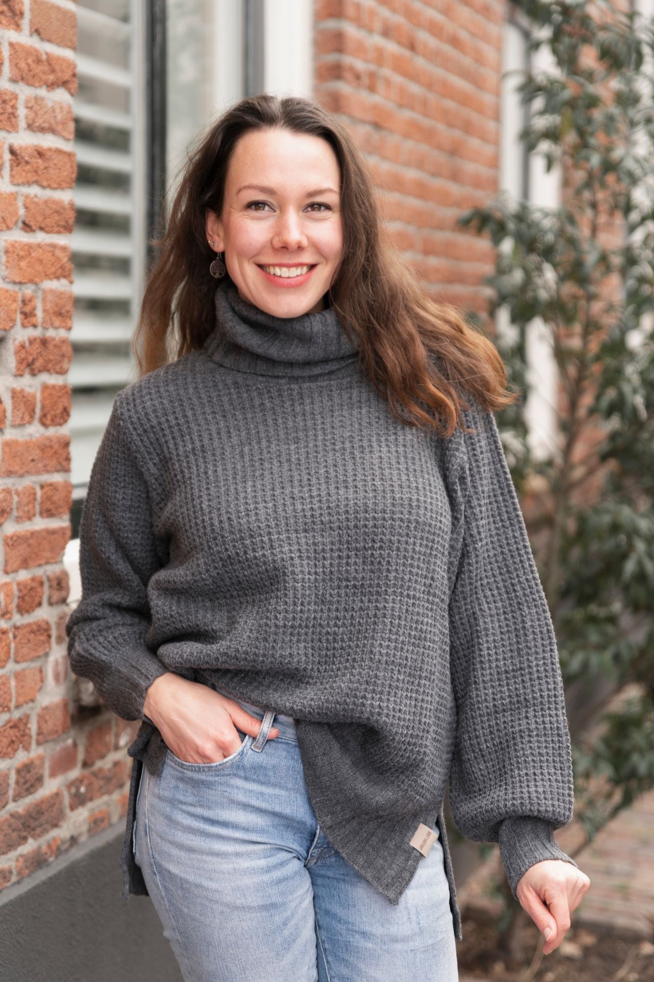 Robin Turtleneck -pooloneule, paksu ribbineulos ja balloon-hihat.