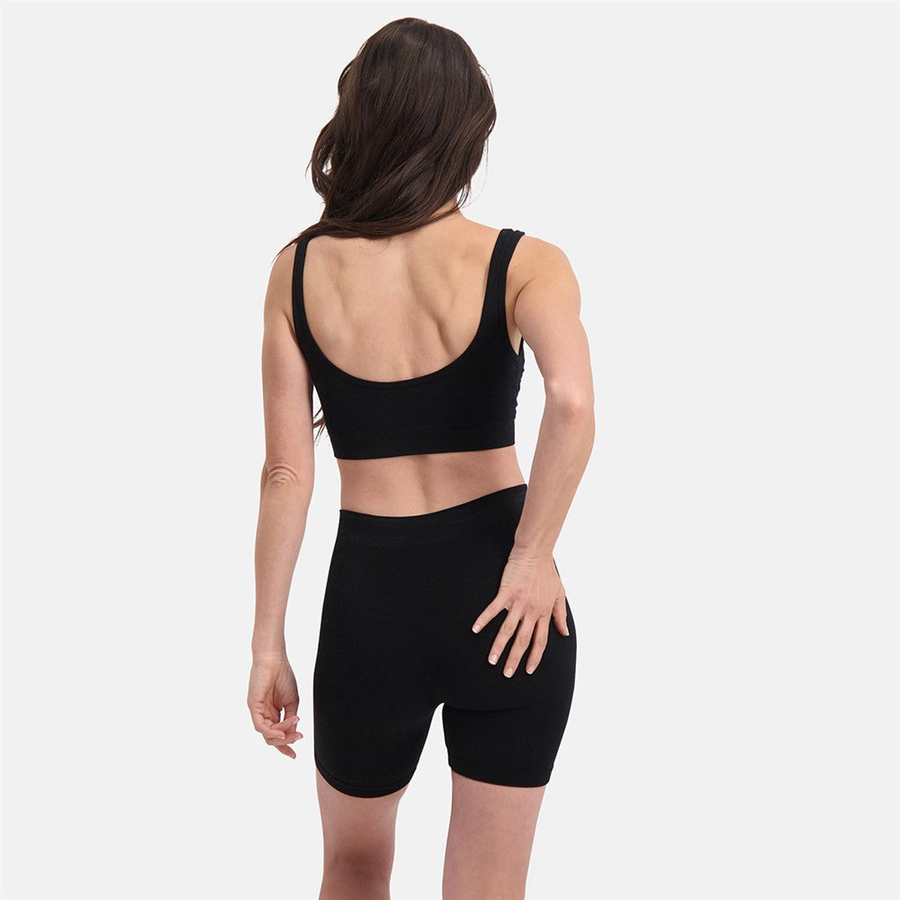 SUZE Seamless -biker shortsit, saumaton ja silkinpehmeä malli hameiden ja mekkojen alle.