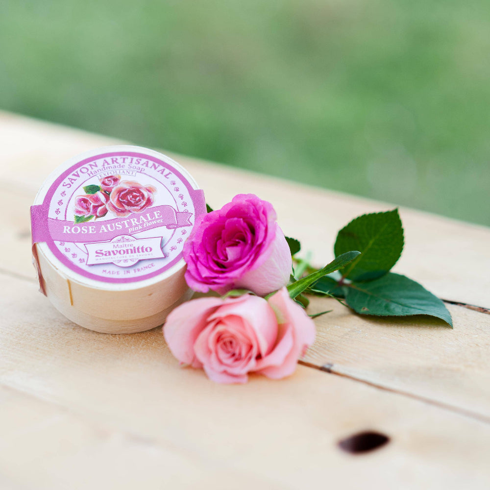 Rose-saippua manteliöljyllä, kuoriva kukkaissaippua kanervankukalla, ylellinen ja kosteuttava käsintehty saippua