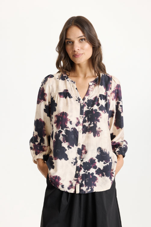 Bonny-paita iN FRONT – vaalea paita viininpunaisilla ja tummilla kuvioilla