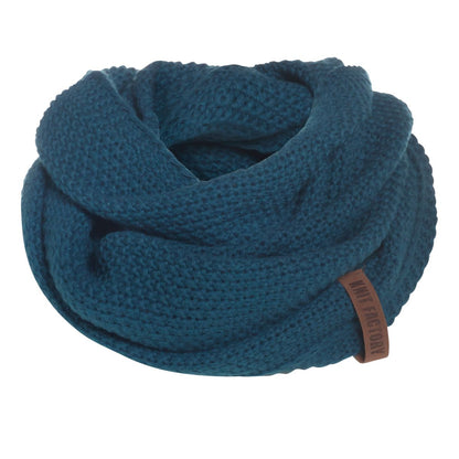 Coco Infinity huivi Knit Factory: kaunis, pehmeä ja lämmin huivi kylmeneviin iltoihin. 