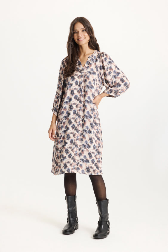 Filice-mekko iN FRONT – beige kukkamekko sinisen ja ruskean sävyissä