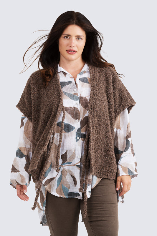 Rebecca-neuleliivi Kotirouva – pehmeä buklee-neuleliivi, lämmin ja rento yhden koon malli