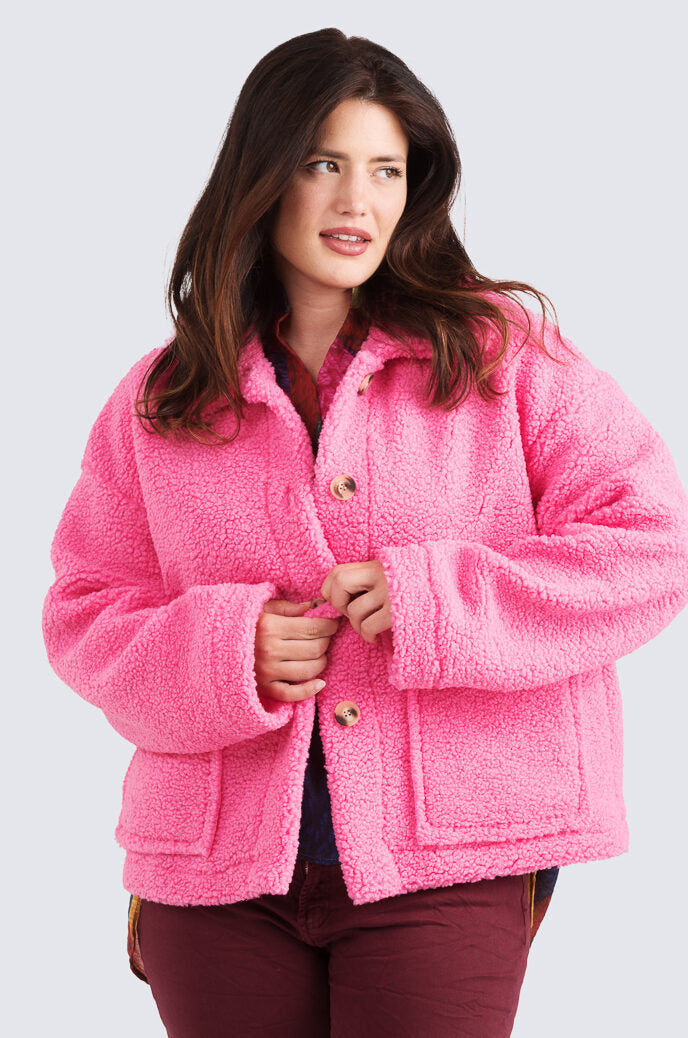 Elena-takki pinkki Kotirouva – pörröinen ja lämmin pinkki neuletakki napituksella ja taskuilla