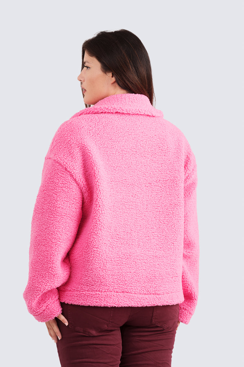 Elena-takki pinkki Kotirouva – pörröinen ja lämmin pinkki neuletakki napituksella ja taskuilla