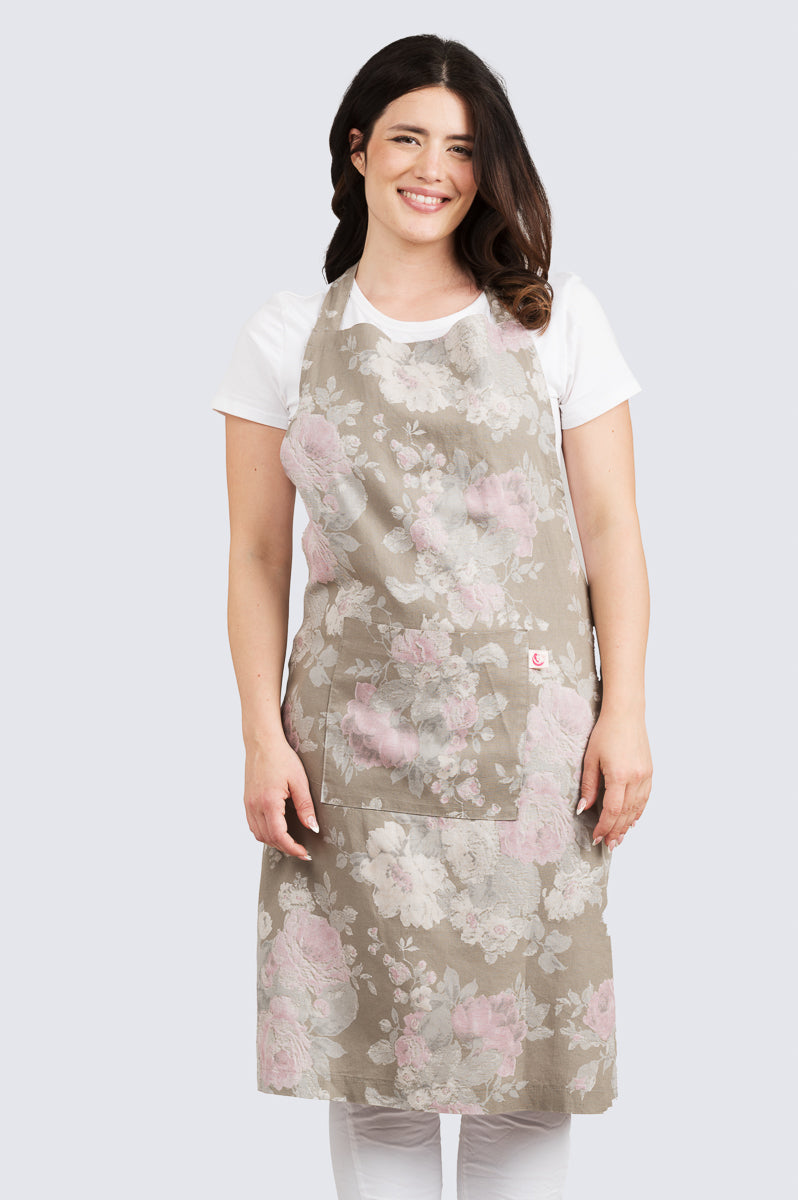 Essu Ruusu Kotirouva – pellavainen esiliina ruusukuosilla ja etutaskulla