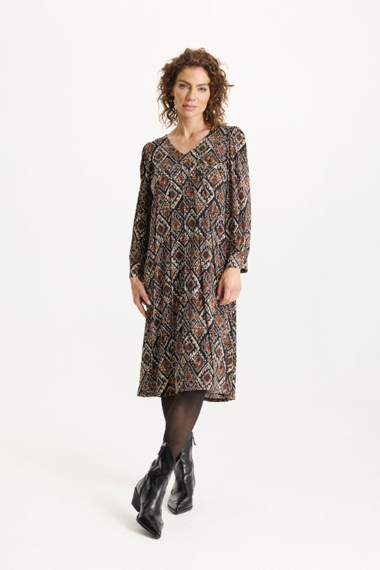 Lucy-mekko iN FRONT – suklaanruskea laskeutuva mekko 3/4-hihoilla